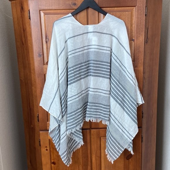 Banana Republic Soft White and Gray striped 100% Cotton fringe wrap - Picture 2 of 3